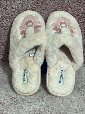 Women's True Religion Pink Faux Fur Slippers Size L (8-9)